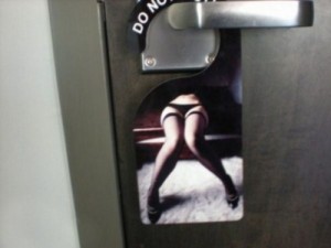 Unusual0Hotel-Do-Not-Disturb-Signs-001