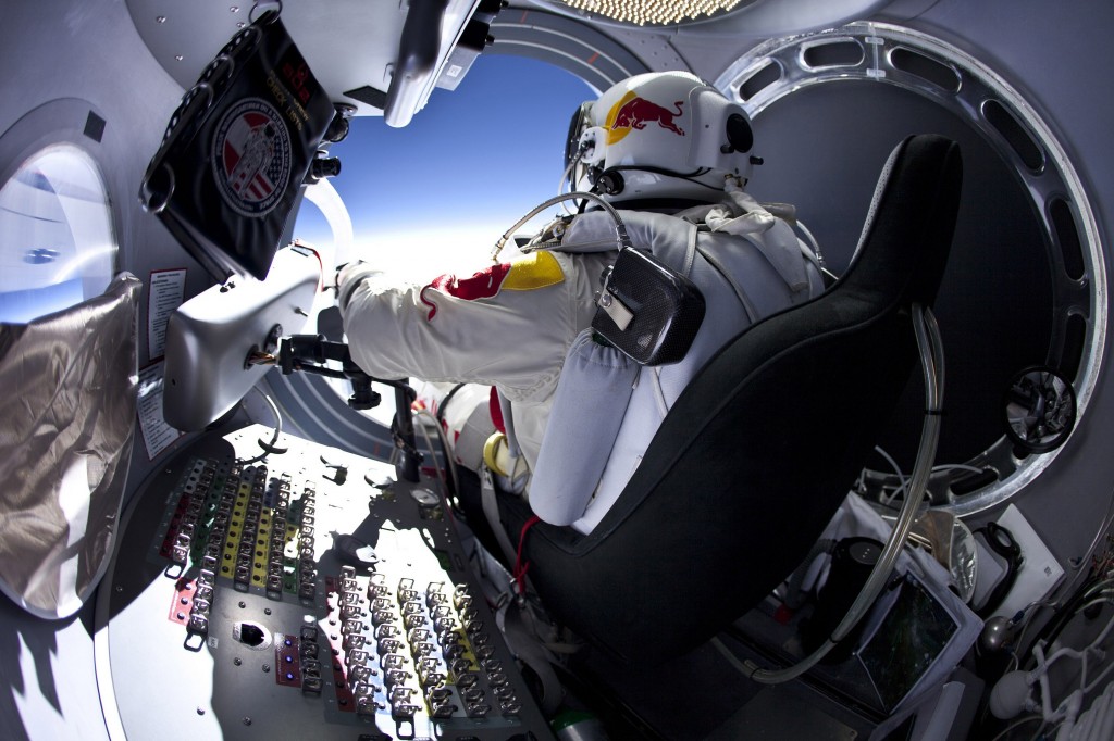 Red Bull Stratos - Manned one flight