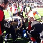 Διαιτητής στη Βολιβία κατέρρευσε στη διάρκεια αγώνα και πέθανε