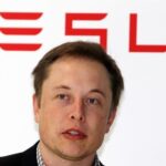 Έφτασαν τις 10 εκατ. οι μετοχές της Tesla που πούλησε μετά την εξαγορά του Twitter